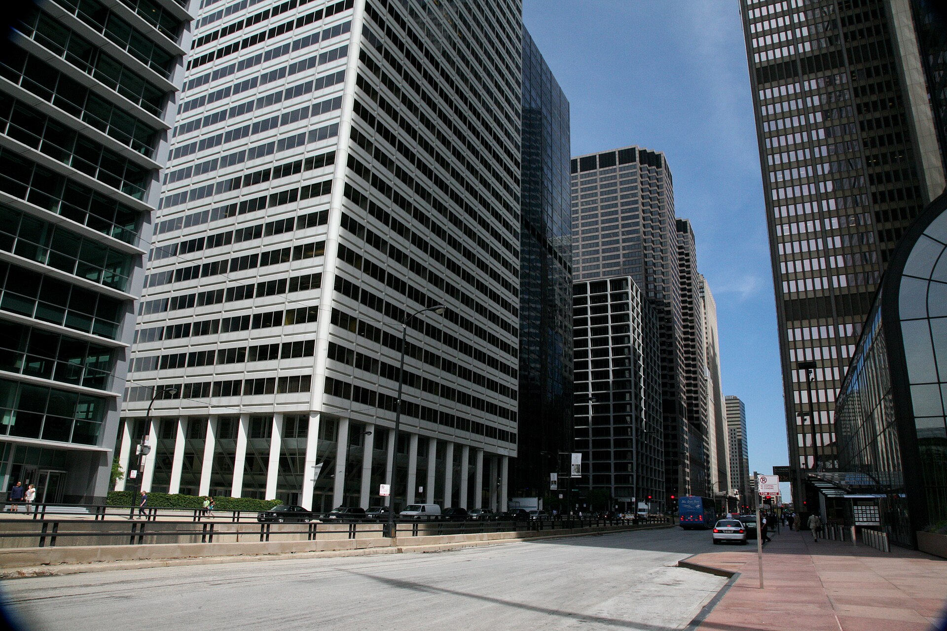 Office towers on South Wacker Drive, Chicago, including the Chicago Mercantile Exchange Center